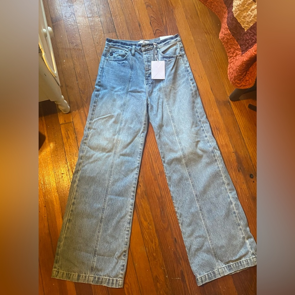 KanCan Women's light wash Jeans NWT